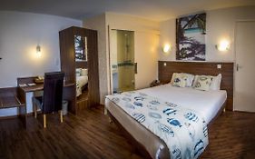 Brit Hotel Confort Azur Cholet Nord